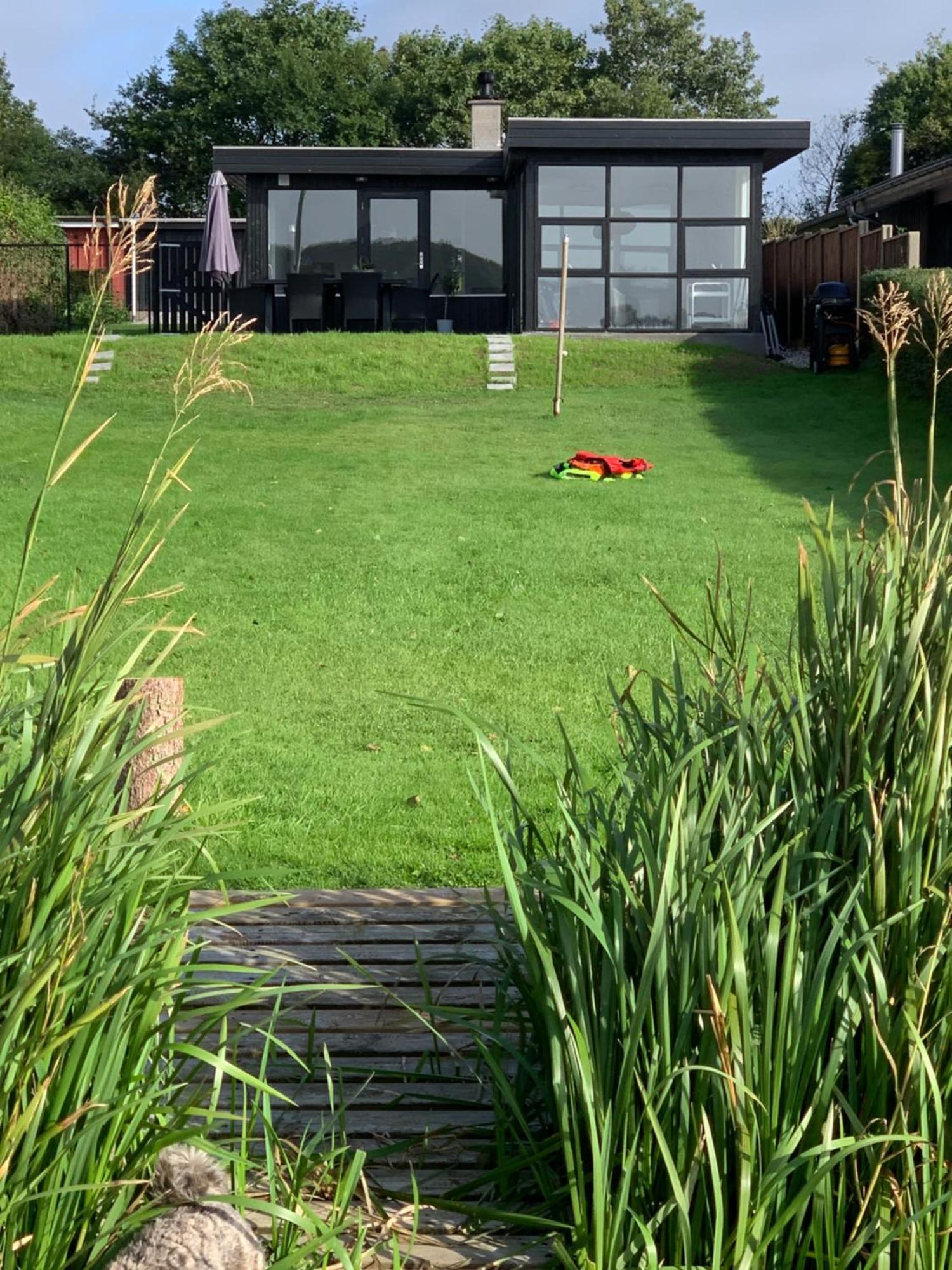 Huset Ved Soen Taet Pa Herning Og Mch Og Boxen 90 M2 Sunds エクステリア 写真
